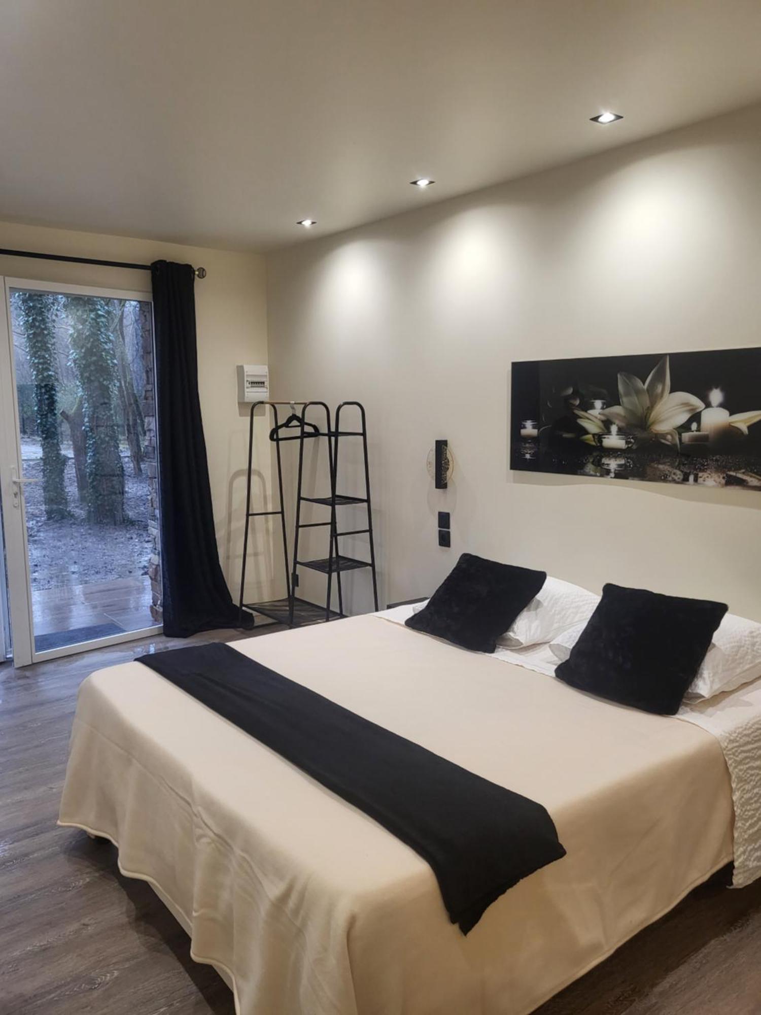 Eclat De Nuit Bed & Breakfast Saint-Prix  Bagian luar foto