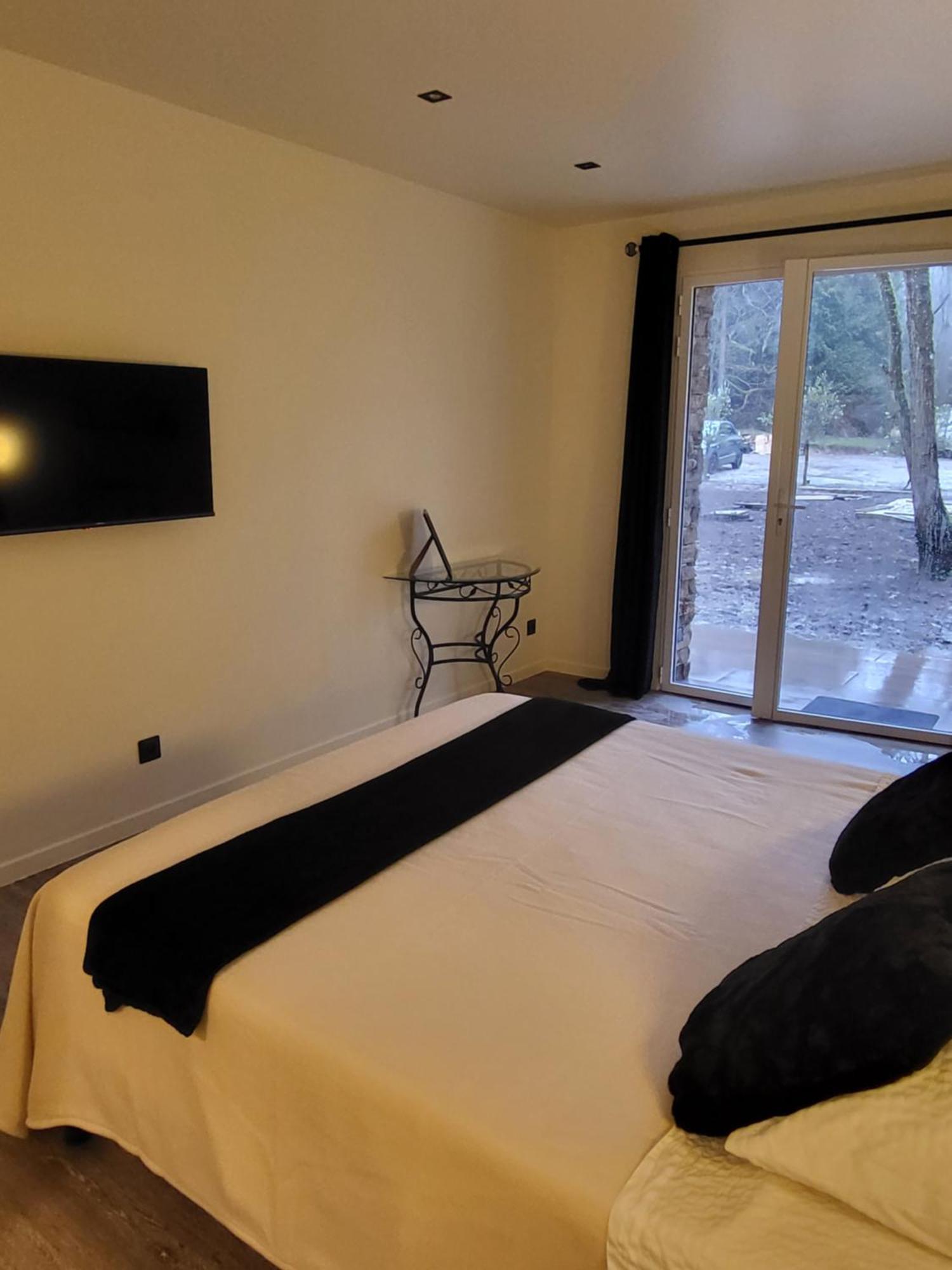 Eclat De Nuit Bed & Breakfast Saint-Prix  Bagian luar foto