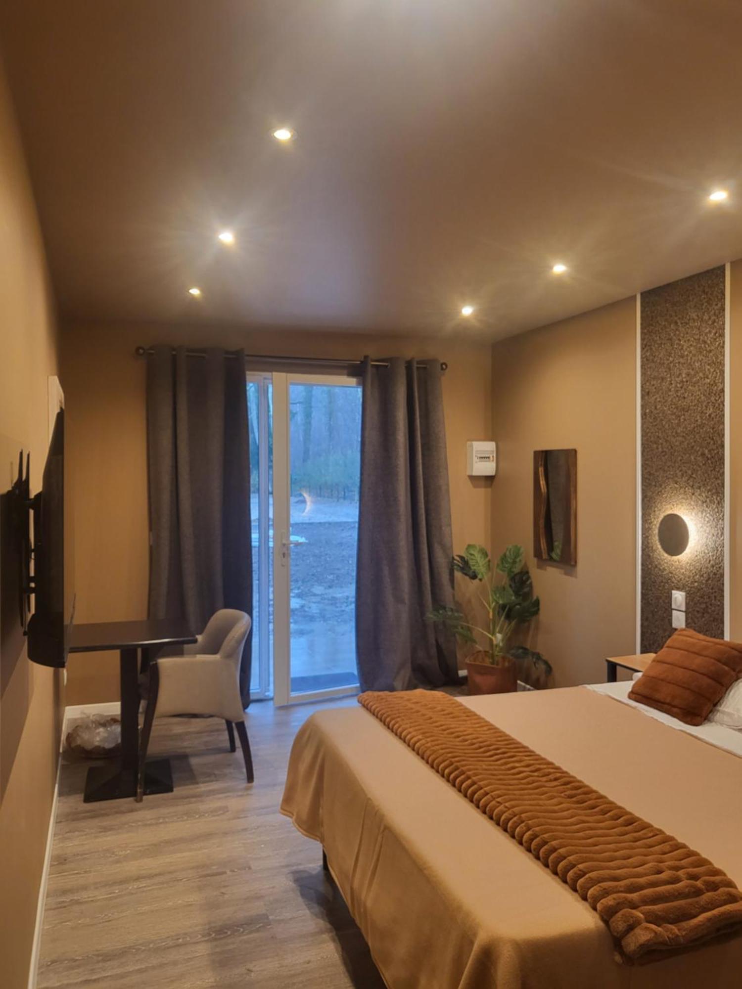 Eclat De Nuit Bed & Breakfast Saint-Prix  Bagian luar foto