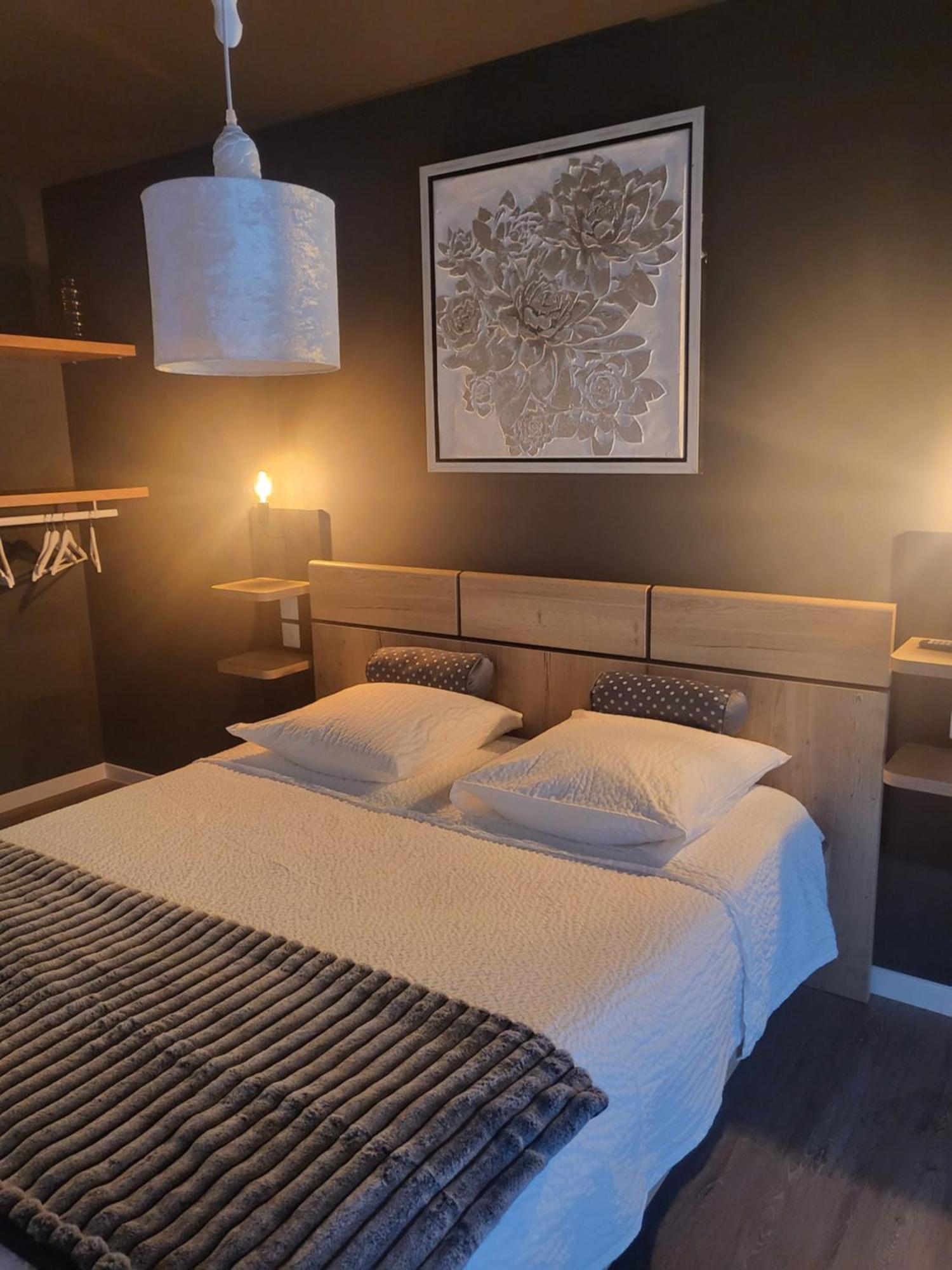 Eclat De Nuit Bed & Breakfast Saint-Prix  Bagian luar foto