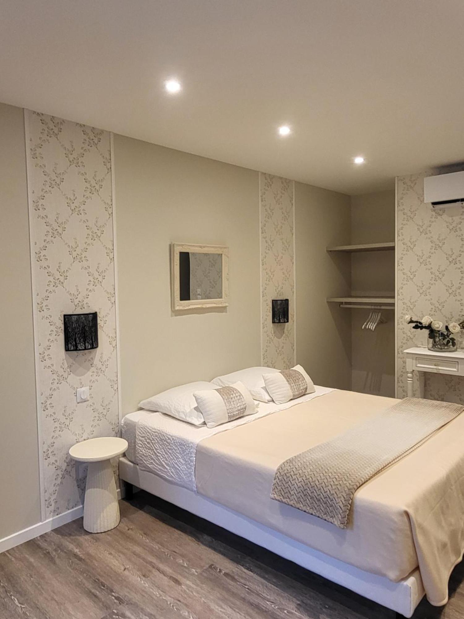 Eclat De Nuit Bed & Breakfast Saint-Prix  Bagian luar foto