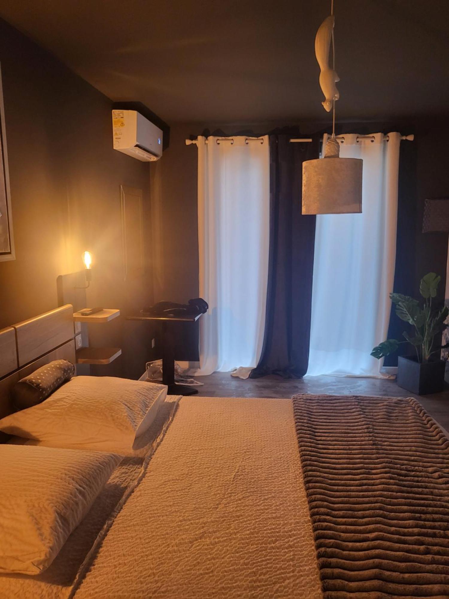 Eclat De Nuit Bed & Breakfast Saint-Prix  Bagian luar foto