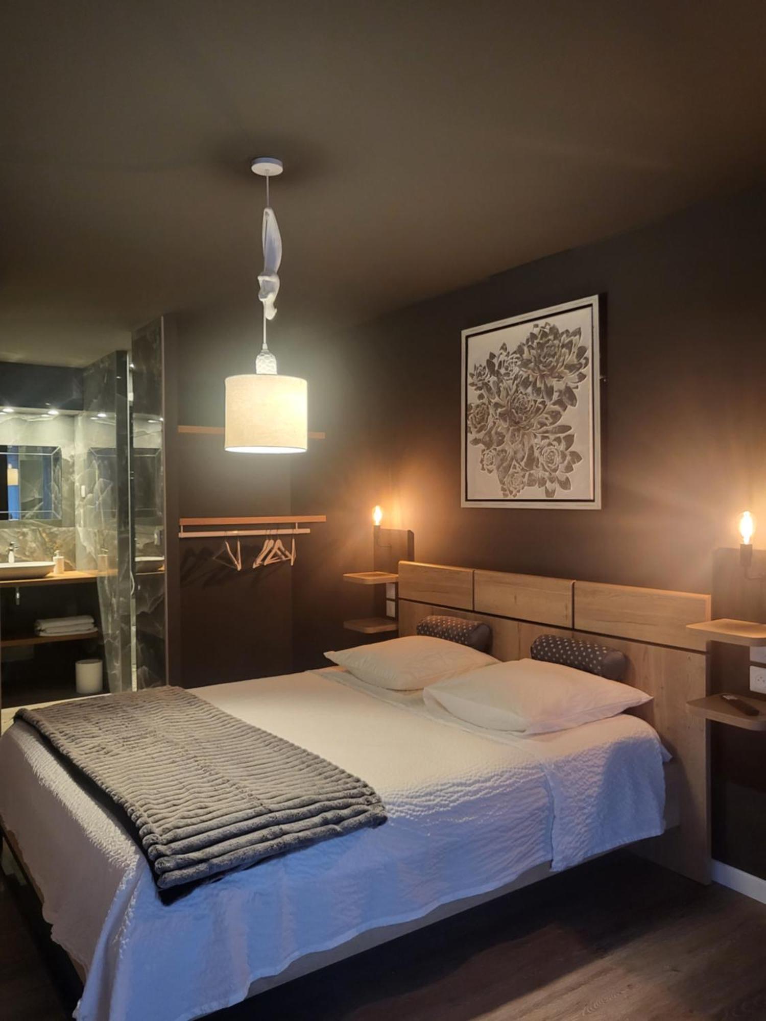 Eclat De Nuit Bed & Breakfast Saint-Prix  Bagian luar foto